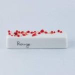 pour obtenir des effets gouttes d'eau ! donner de l'originalité et du relief à vos décorations avec les éclats de verre en rouge transparent, pour decor porcelaine