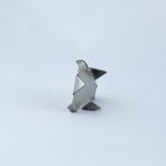 trépied en acier d'un diamètre de 18mm, parfait pour ne pas laisser les pièces peintes ou émaillées sur la plaque