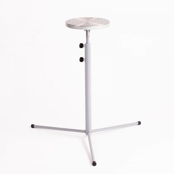 Votre tournette sur pied télescopique plateau diamètre 23 centimètres  est adaptée aux peintres sur porcelaine. Elle a une excellente rotation par conséquent elle est de qualité professionnelle.