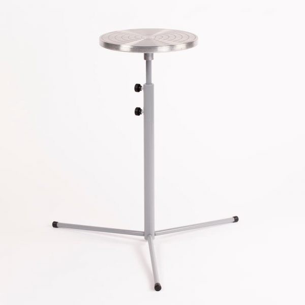 Votre tournette sur pied télescopique plateau diamètre 30 centimètres  est adaptée aux peintres sur porcelaine. Elle a une excellente rotation par conséquent elle est de qualité professionnelle.
