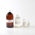 L'Essence d'aspic en 100ml retarde le séchage des couleurs ; L'essence d'aspic aussi appelé Lavandin est le produit adapté pour toutes les activités "Beaux arts" et "Loisirs créatifs".
