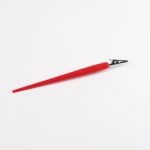 Ce Porte-Pince crocodile est très utile pour le putoisage ou pour le nettoyage. les mâchoires de la pince bloqueront un morceau de coton ou un batonnet coton-tige, un morceau de mousse, ou un petit pochon confectionné avec un morceau de mousse entouré de mousse fin