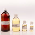 Le MX54 Medium gras 500 ml est prêt à l'emploi, et est le plus utilisé pour mélanger vos couleurs. Il sert à préparer le mélange « pigment + médium » à appliquer sur la porcelaine ou la faïence
