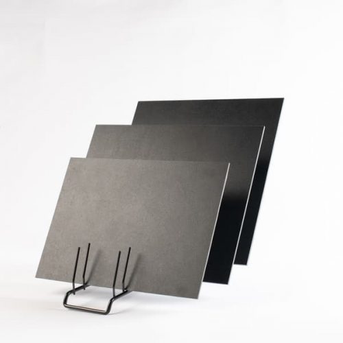 La Plaque noire mat 30 x 30 cms un nouveau support pour créer de très beaux tableaux. Une nouvelle technique de plus en plus prisée ! Le +  Les Plaques Noires sont des produits qui sont intégrés dans l'expédition offerte, dès que votre panier atteint les 75 €