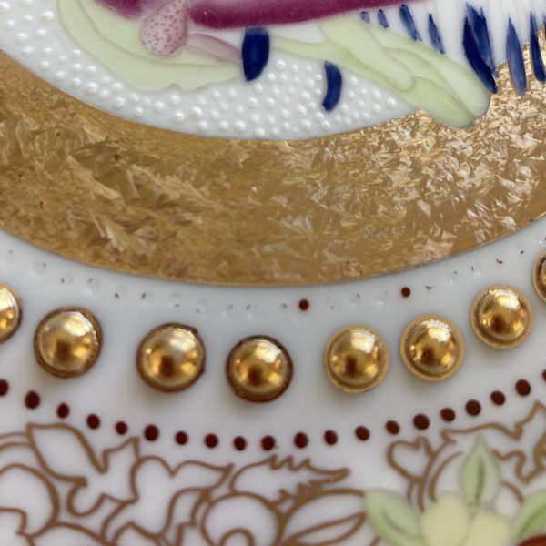 Le Blanc Relief en é0 grammes WP82 est idéal pour faire des perles en relief, et accepte d'être recouvert d'or brillant