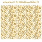 la Décalcomanie ornement d'arabesques antiques  en relief or métallique, est  vendu en format 22,5 cm x 23,5 cm, et vous permet de décorer vos porcelaines et donne un rendu exceptionnel pour décorer avec les enfants en préparant noël ou pour créer de jolies fantaisies en fond ou bijoux, 