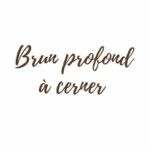 La couleur Brun profond à cerner Katrien puech au plomb en 8 grammes a un grain très fin de pigments qui permet un bon confort d’utilisation, un mélange aisé et une grande brillance dans les teintes.